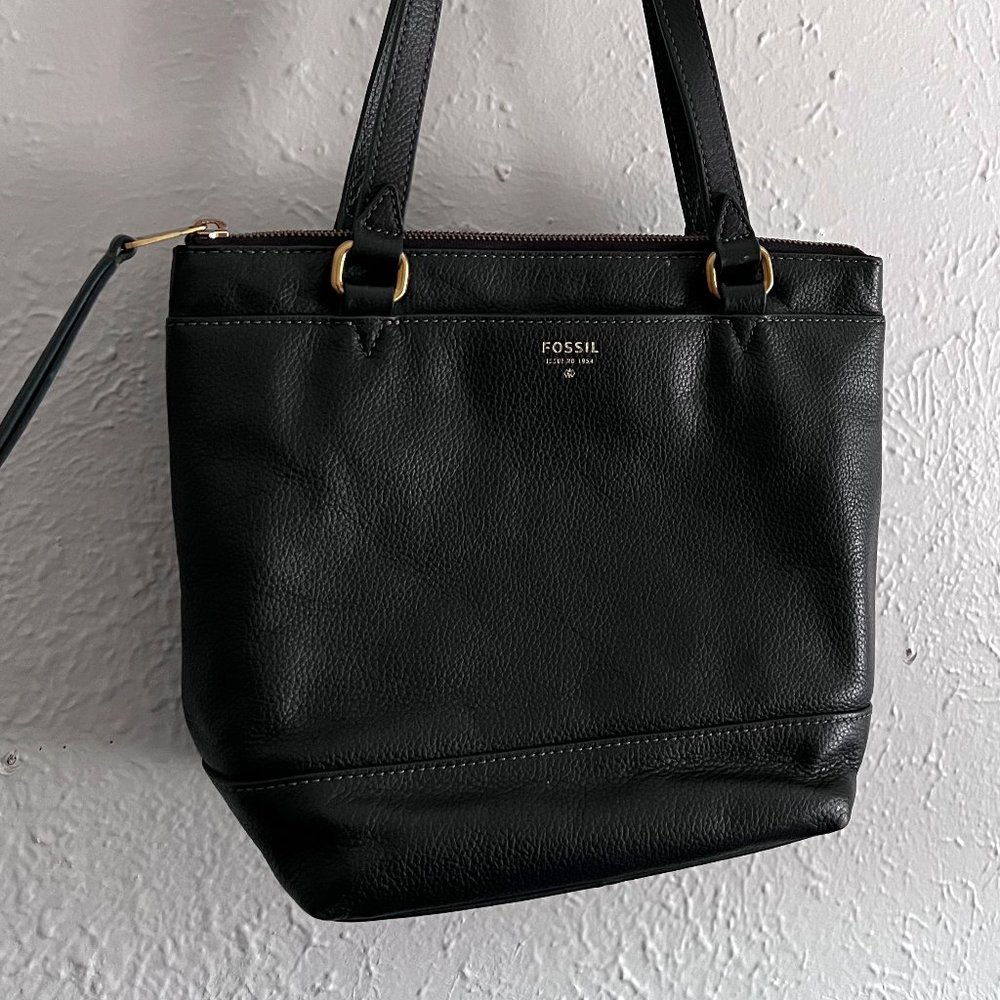Vintage Fossil Issue No. 1954 Black Leather Shoulder Bag